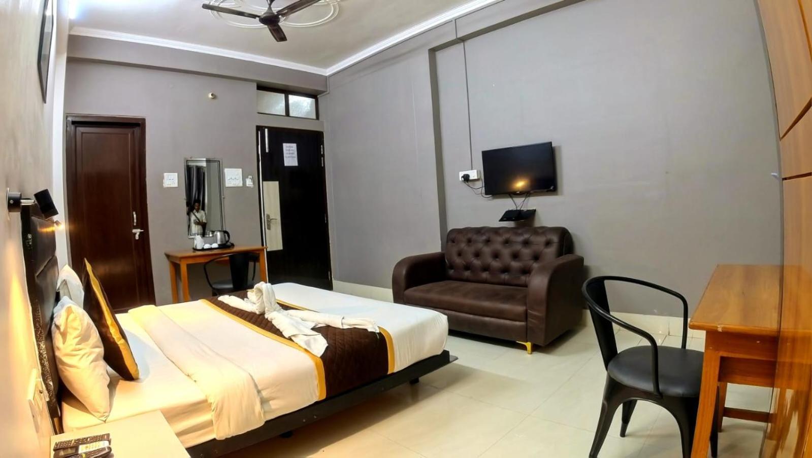 Holidayy Inn Prayagraj Exterior photo